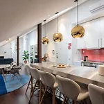アパート Designer Loft In The Heart Of Bairro Alto リスボン