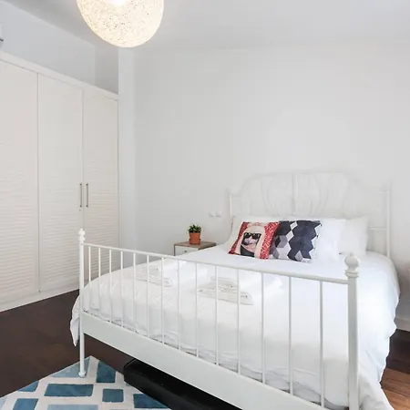 Explore Vibrant From A Designer Loft At Casa Da Barroca Apartament Lizbona