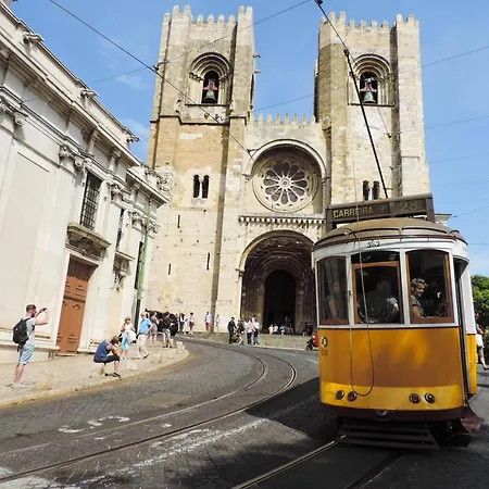 Designer Loft In The Heart Of Bairro Alto Лиссабон