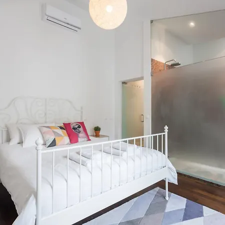 Designer Loft In The Heart Of Bairro Alto Апартаменты *