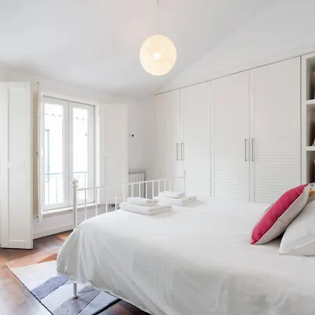 Designer Loft In The Heart Of Bairro Alto Lissabon