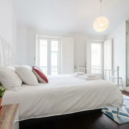 Explore Vibrant From A Designer Loft At Casa Da Barroca * Lizbona