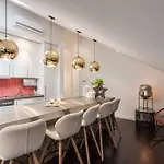 Designer Loft In The Heart Of Bairro Alto Apartmán *